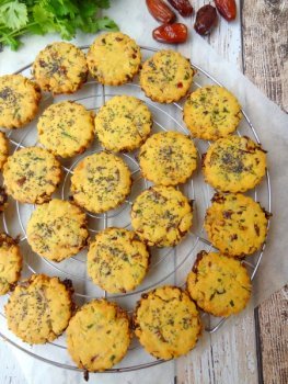 Biscuits aux dattes et à la farine de maïs