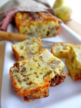 Cake roquefort poires et noix