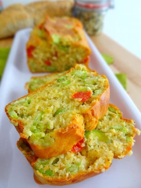 Cake ricotta fèves et tomates