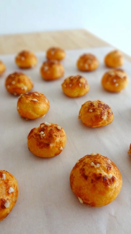 Eclairs au chocolat et chouquettes Eclairs au chocolat et chouquettes