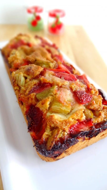 Pain à la rhubarbe et fraise