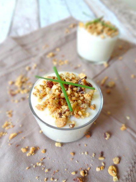 Crème de chou-fleur, crumble de fruits secs Crème de chou-fleur, crumble de fruits secs