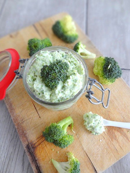Dip au brocoli et ricotta, parfumé au basilic