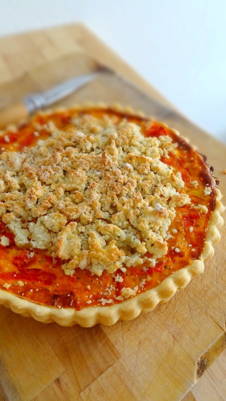 Tarte à la tomate, crumble de chèvre