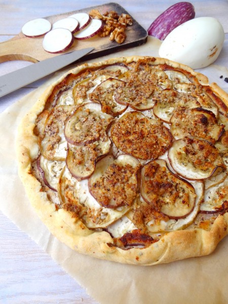 Tarte fine aux aubergines et pesto de noix