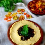 Houmous à l'oignon caramélisé
