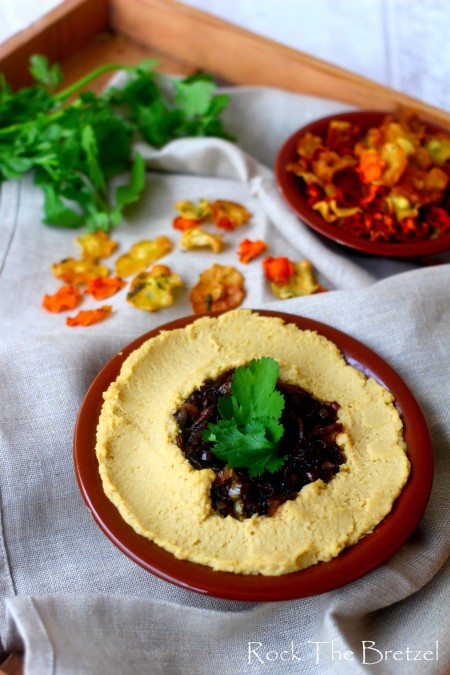 Houmous à l'oignon caramélisé
