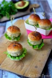 Mini burger poulet avocat