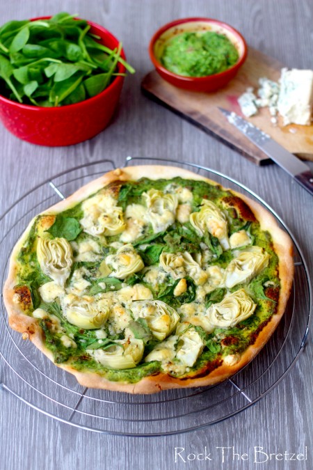 Pizza artichaut épinard et roquefort