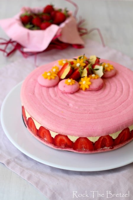 Macaron fraisier