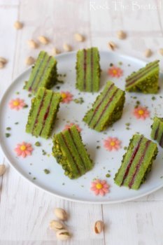 Triangle pistache framboises
