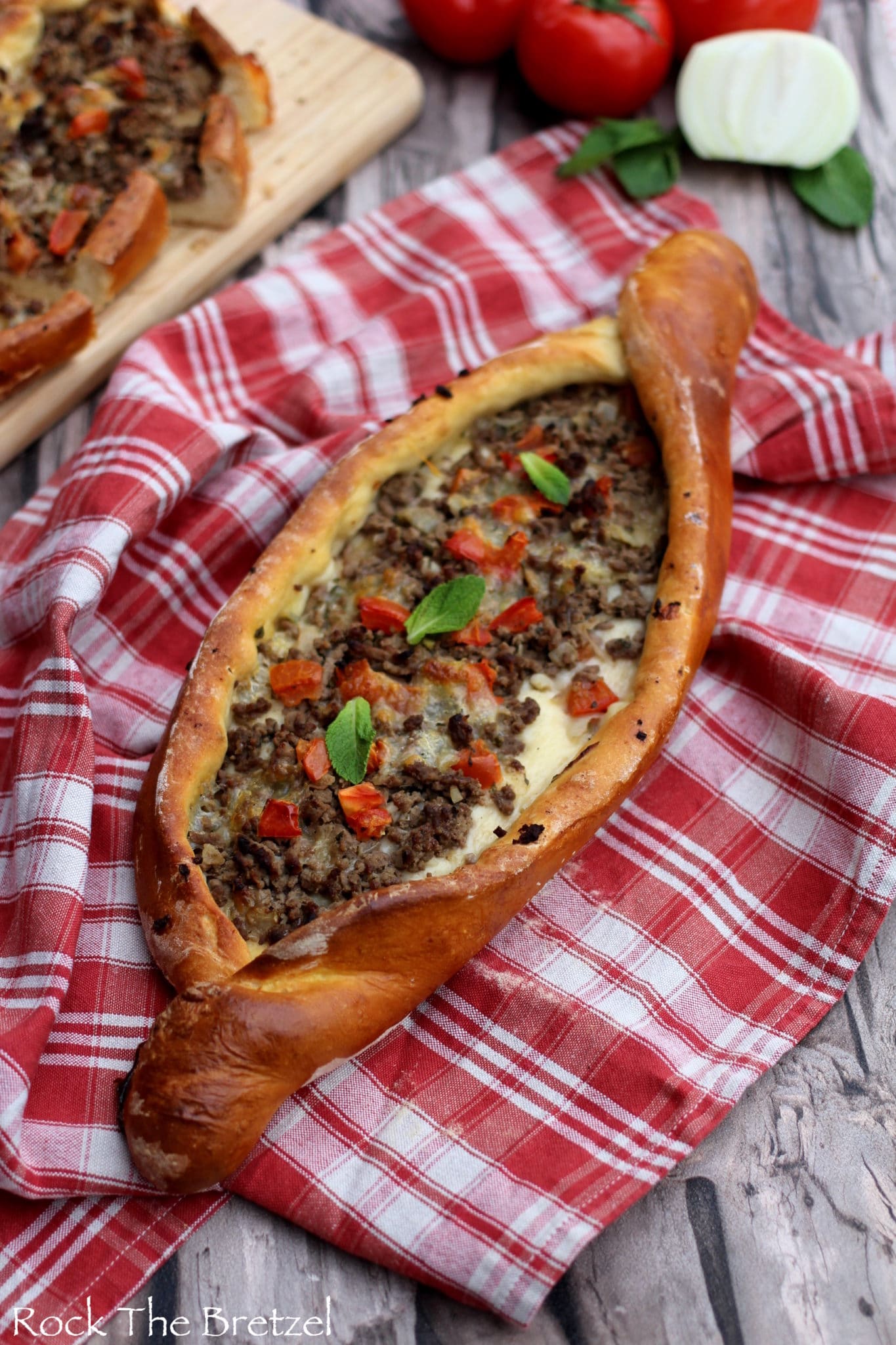 Pide turque (pizza à la viande hachée) Rock the Bretzel
